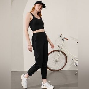 NWT Athleta Brooklyn Heights Jogger Size 6/T